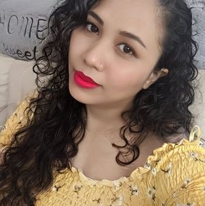 Meet your Posher, Stella